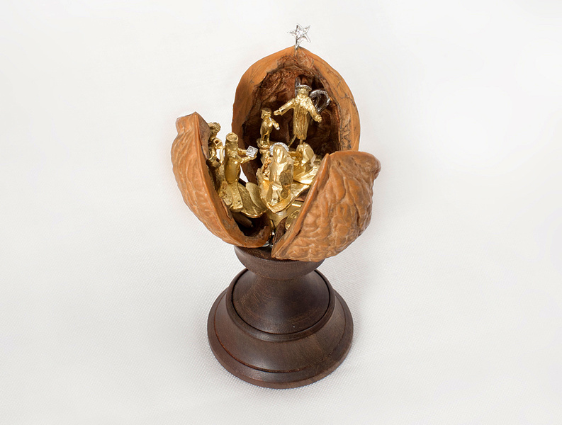 Canterbury-Handmade-Gold-Nativity